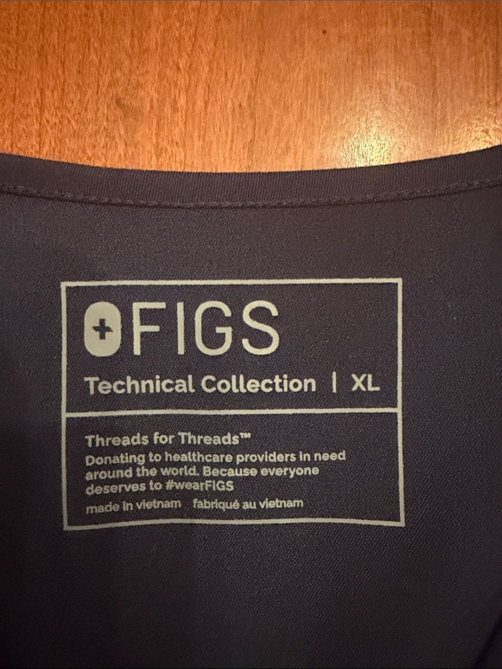 Figs V-Neck Scrub Top — Navy, XL - Picture 3 of 5